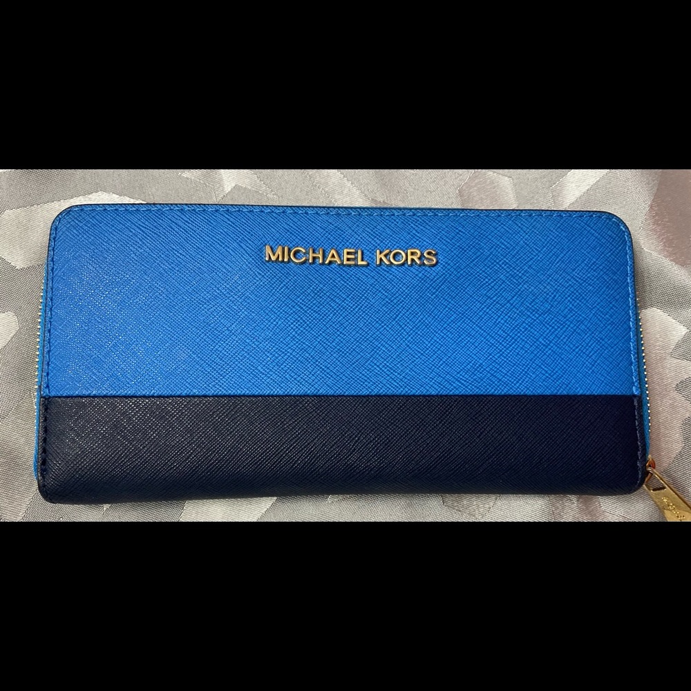Michael kors wallet